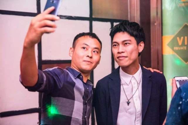 快手主播有多红?白小白出场30万、雨神40万,第一难请!