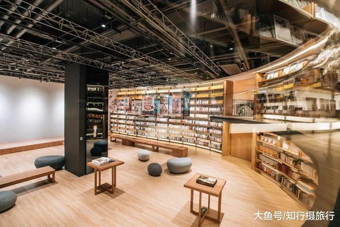 继杂书馆与晓书馆之后,高晓松的晓岛为文青们又开辟了一方天地