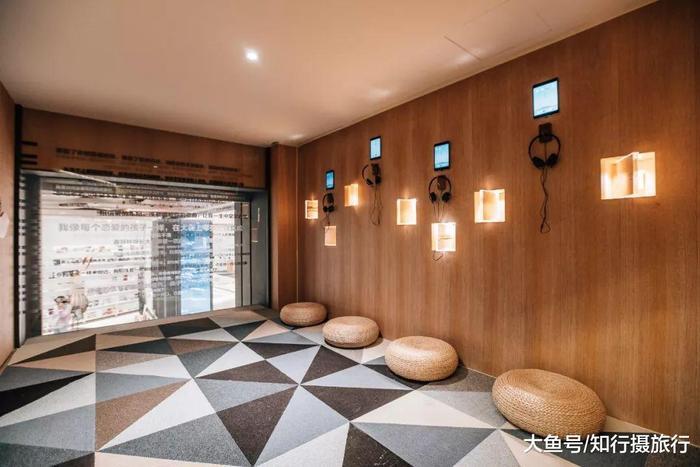 继杂书馆与晓书馆之后,高晓松的晓岛为文青们又开辟了一方天地