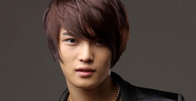 被亲生父母抛弃,金在中到底经历了什么