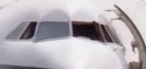 南航客机降落北京时遭遇冰雹,挡风玻璃破裂!这种情况究竟有多危险?