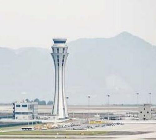 南航客机降落北京时遭遇冰雹,挡风玻璃破裂!这种情况究竟有多危险?