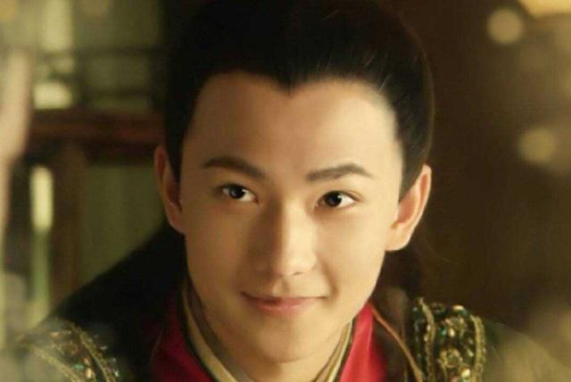 杨洋声援周美毅维权:希望事情得到公正解决