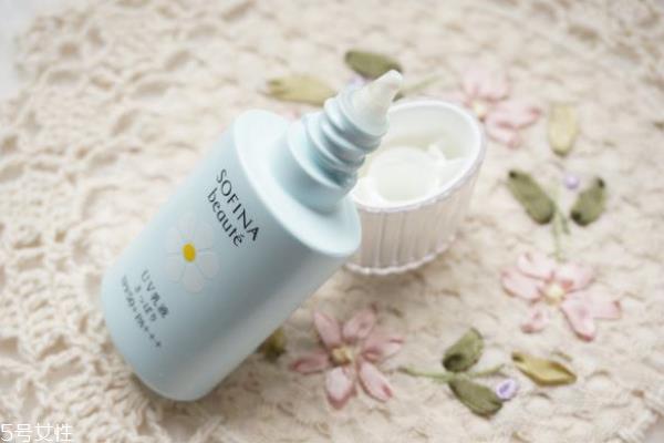 防水防晒霜有必要买吗 不下水最好不要用 防水防晒霜有必要买吗 不下水最好不要用