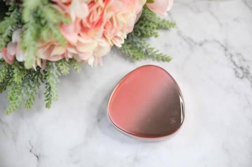 花迷巨亮无瑕气垫好用吗 花迷巨亮无瑕气垫的优点 花迷巨亮无瑕气垫好用吗 花迷巨亮无瑕气垫的优点