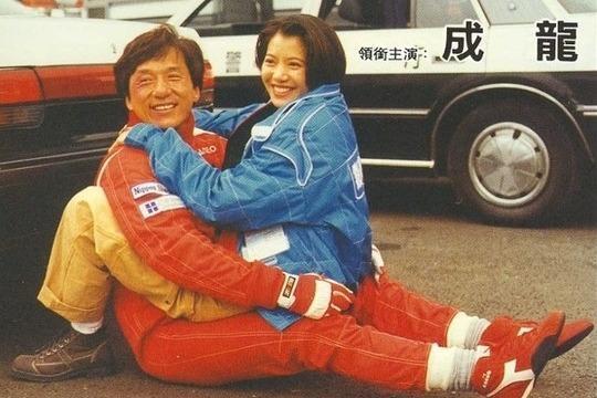 成龙记恨袁咏仪20年?曾批女方不敬业,如今已达成和解