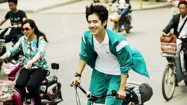 好色:20岁刘昊然9部电影4部电视剧,网友:白龙太惊艳!