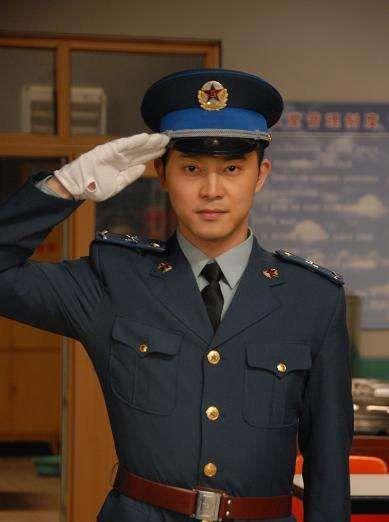 沙溢炫耀年轻时帅照,对比沈腾杨洋,军艺校草竟然有魔咒?