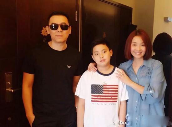 她错爱张智霖,曾穷的逼老公拍三级片,如今身家过亿