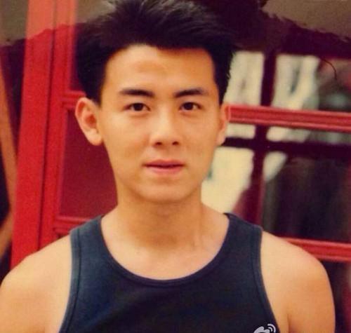 她错爱张智霖,曾穷的逼老公拍三级片,如今身家过亿