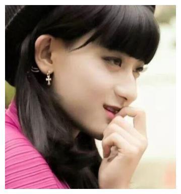 薛之谦女装成热门话题,美艳娇羞,网友:罗志祥女装地位不保