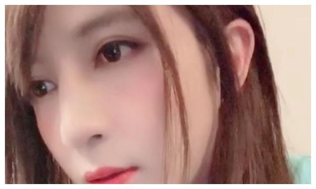 薛之谦女装成热门话题,美艳娇羞,网友:罗志祥女装地位不保