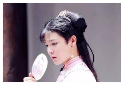 薛之谦女装成热门话题,美艳娇羞,网友:罗志祥女装地位不保