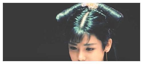 薛之谦女装成热门话题,美艳娇羞,网友:罗志祥女装地位不保