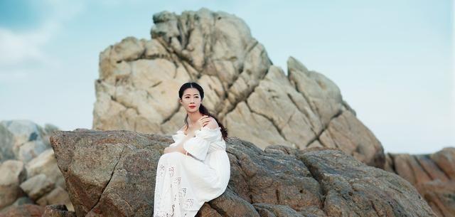 去海边还不会拍照吗？学会这十种拍照姿势，让你拍出大片的感觉