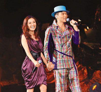 演《西游记》红孩儿走红,曾被袁咏仪横刀夺爱,如今生活幸福美满