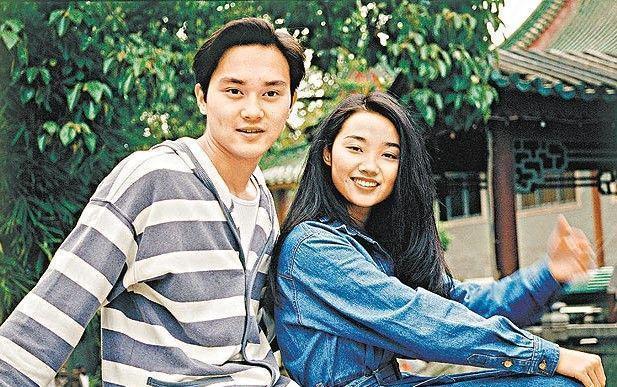 演《西游记》红孩儿走红,曾被袁咏仪横刀夺爱,如今生活幸福美满