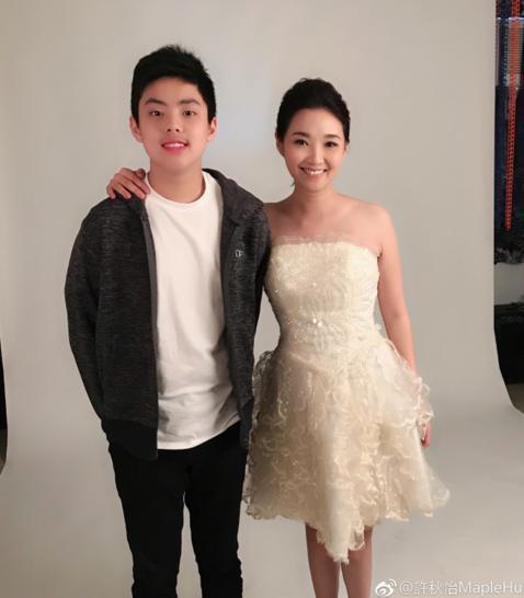 演《西游记》红孩儿走红,曾被袁咏仪横刀夺爱,如今生活幸福美满