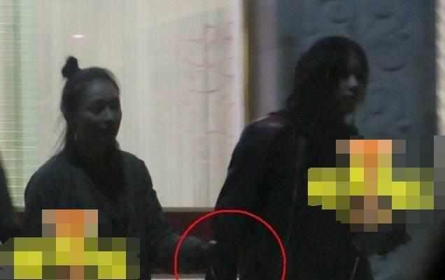 网友爆料周迅已离婚,和窦靖童在一起,感觉李亚鹏的内心是崩溃的