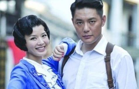 周丽淇结婚喜讯被爆,粉丝祝福满满,却因这一发现惨遭网友唾骂