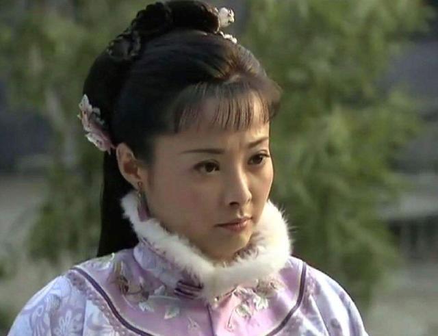 袁立和3婚老公频频秀恩爱,男方财力不如她,被曝住在贫民区?