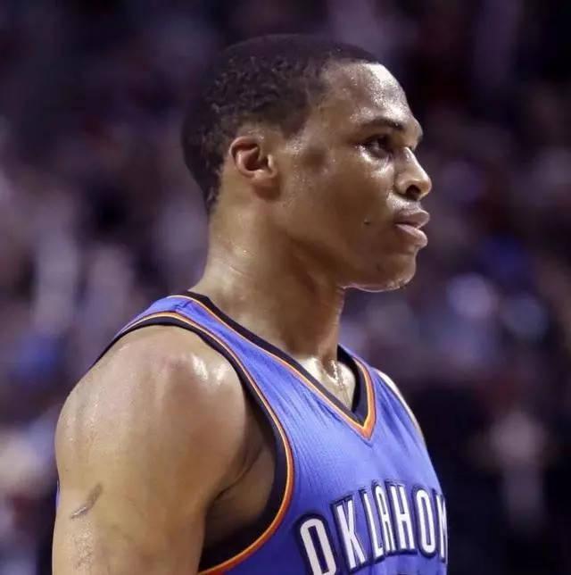 NBA看着心疼的伤病画面!威少脸骨被打凹陷乔治小腿90度骨折