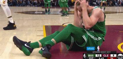 NBA看着心疼的伤病画面!威少脸骨被打凹陷乔治小腿90度骨折