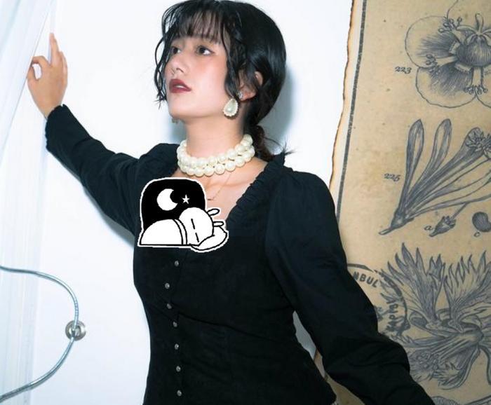 黑尾酱私密照疯传,“少女袜”+“蕾丝裙”,李诞提刀来的路上