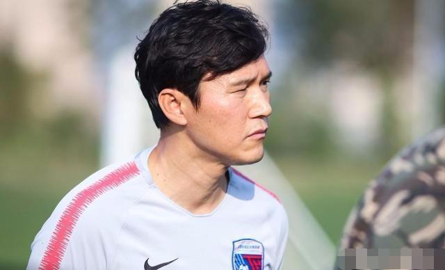 裴帅请假陪妻子产检遭拒后自行离队,遭天津天海三停处罚!