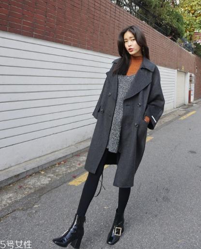 深灰色大衣怎么搭配?极致低调的时髦 深灰色大衣怎么搭配?极致低调的时髦