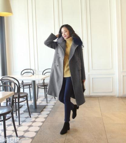 深灰色大衣怎么搭配?极致低调的时髦 深灰色大衣怎么搭配?极致低调的时髦