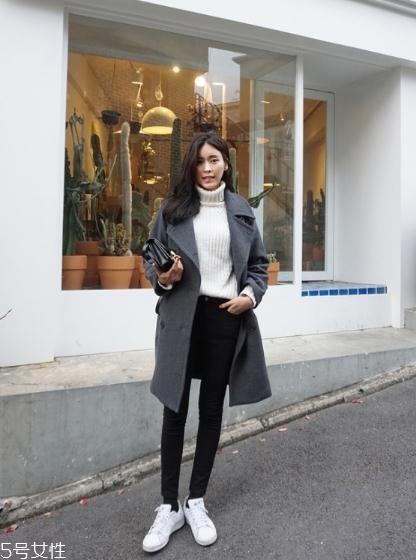 深灰色大衣怎么搭配?极致低调的时髦 深灰色大衣怎么搭配?极致低调的时髦