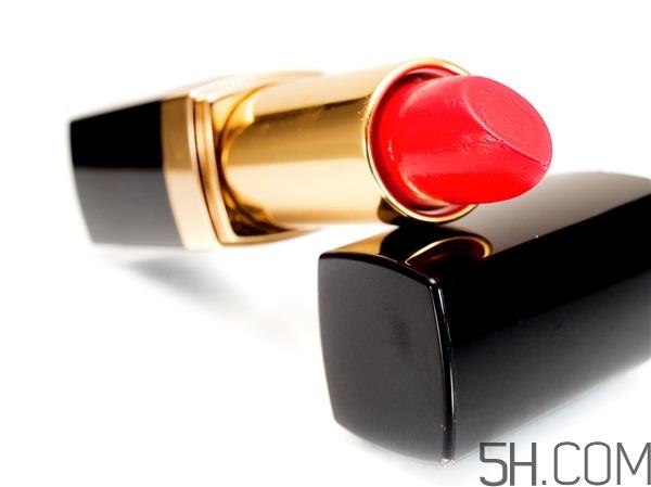 天天涂口红对身体有什么危害吗 天天涂口红对身体有什么危害吗