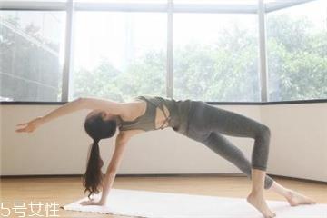 瑜伽服可以当睡衣吗 选择舒适的面料 瑜伽服可以当睡衣吗 选择舒适的面料