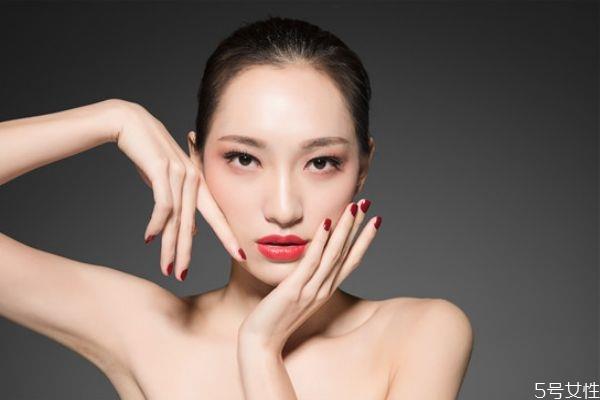 指甲油涂多久要卸掉 指甲油多久涂一次好 指甲油涂多久要卸掉 指甲油多久涂一次好