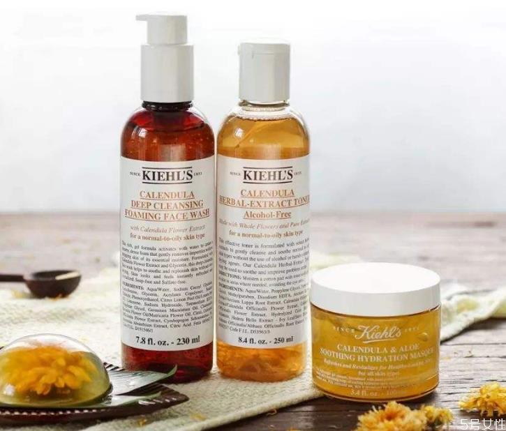 金盏花爽肤水可以收缩毛孔吗 金盏花爽肤水怎么用 金盏花爽肤水可以收缩毛孔吗 金盏花爽肤水怎么用