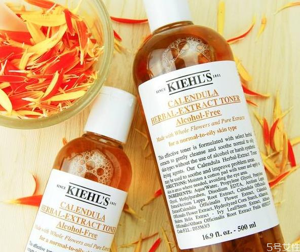 金盏花爽肤水可以收缩毛孔吗 金盏花爽肤水怎么用 金盏花爽肤水可以收缩毛孔吗 金盏花爽肤水怎么用