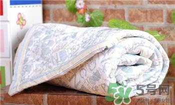 早上起床叠被子好吗?叠被子的坏处 早上起床叠被子好吗?叠被子的坏处