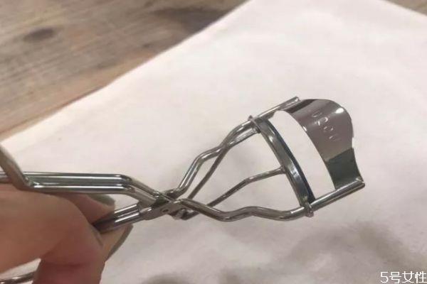 suqqu睫毛夹和植村秀哪个好 植村秀睫毛夹和suqqu对比 suqqu睫毛夹和植村秀哪个好 植村秀睫毛夹和suqqu对比