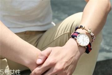 kjp手链怎么绕 时髦混搭新技巧 kjp手链怎么绕 时髦混搭新技巧