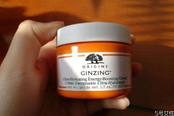 保湿霜和面霜的区别 保湿霜和面霜的不同 保湿霜和面霜的区别 保湿霜和面霜的不同