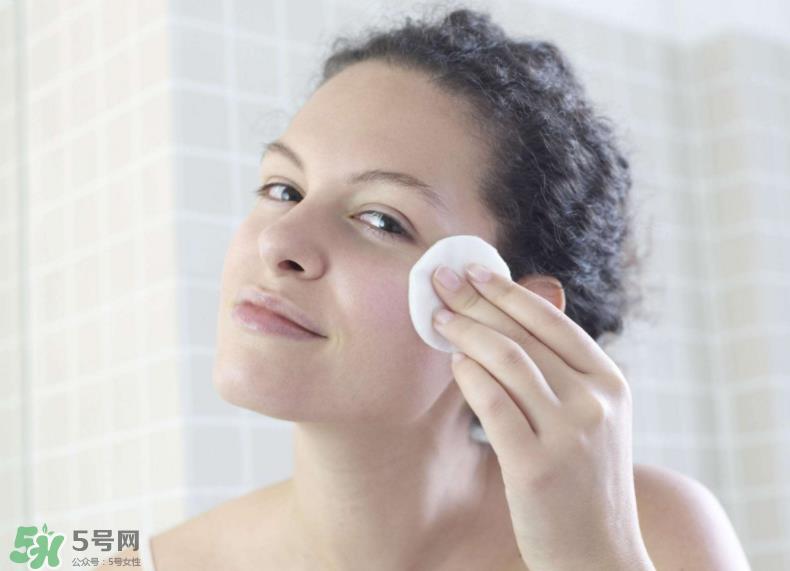 不同肤质适合什么样的卸妆产品？配合按摩会卸得更干净吗?