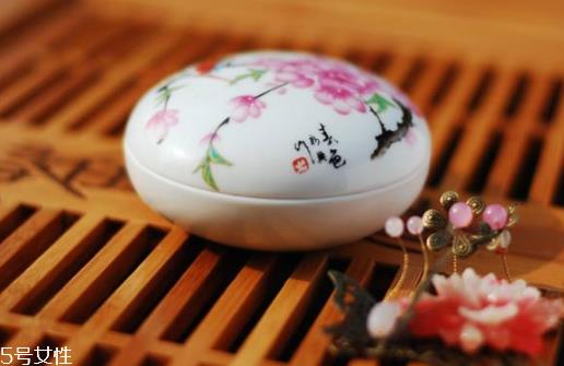 自制胭脂膏怎么做 在家制作胭脂膏步骤 自制胭脂膏怎么做 在家制作胭脂膏步骤