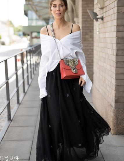 一字肩配什么裙子 夏日甜美范儿 一字肩配什么裙子 夏日甜美范儿