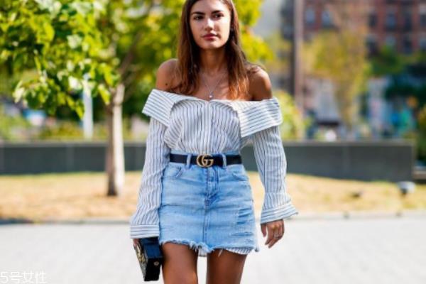 一字肩配什么裙子 夏日甜美范儿 一字肩配什么裙子 夏日甜美范儿