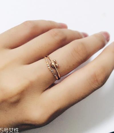 戒指应该戴在哪个手上?戒指戴左手还是右手 戒指应该戴在哪个手上?戒指戴左手还是右手