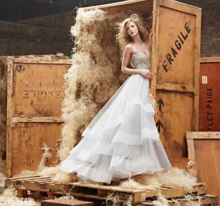 婚纱一定要穿白色的吗？婚纱可以不穿白色吗？