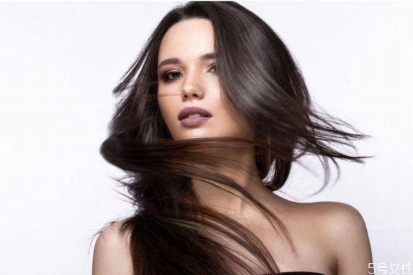 不拉直头发怎么让头发变直 直发怎么打理