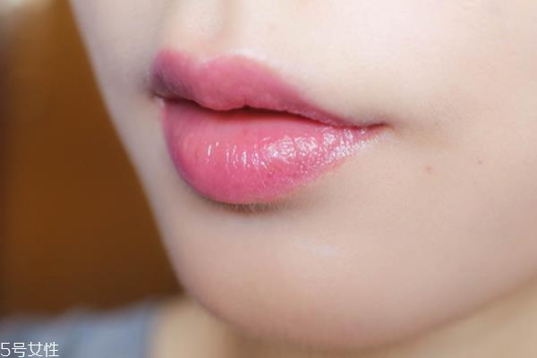 纪梵希口红303和304的区别及试色 纪梵希最火颜色推荐 纪梵希口红303和304的区别及试色 纪梵希最火颜色推荐