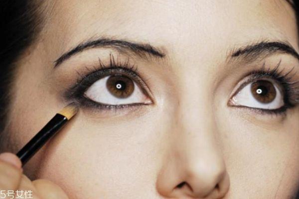 初学者自己怎么画眼线 超简单眼线画法 初学者自己怎么画眼线 超简单眼线画法